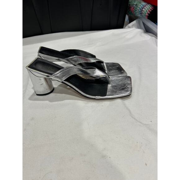 Pre Owned EGO Sandals Heel Height: 3.25" Platform: 0.25" Sliver Size 9 - Picture 5 of 7